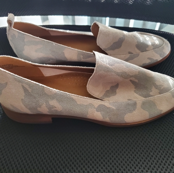 Susina Camo leather loafers size 7 1/2 - Picture 2 of 7